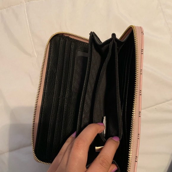 Steve Madden clutch/wallet - Picture 7 of 7